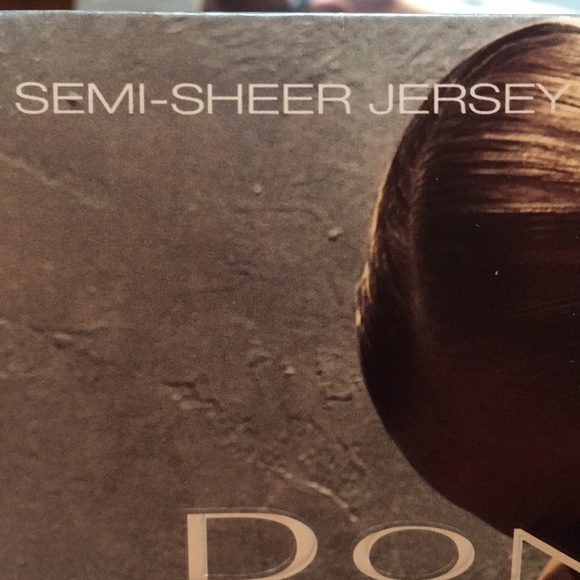 Donna Karan hosiery size medium dark gray - Picture 5 of 5